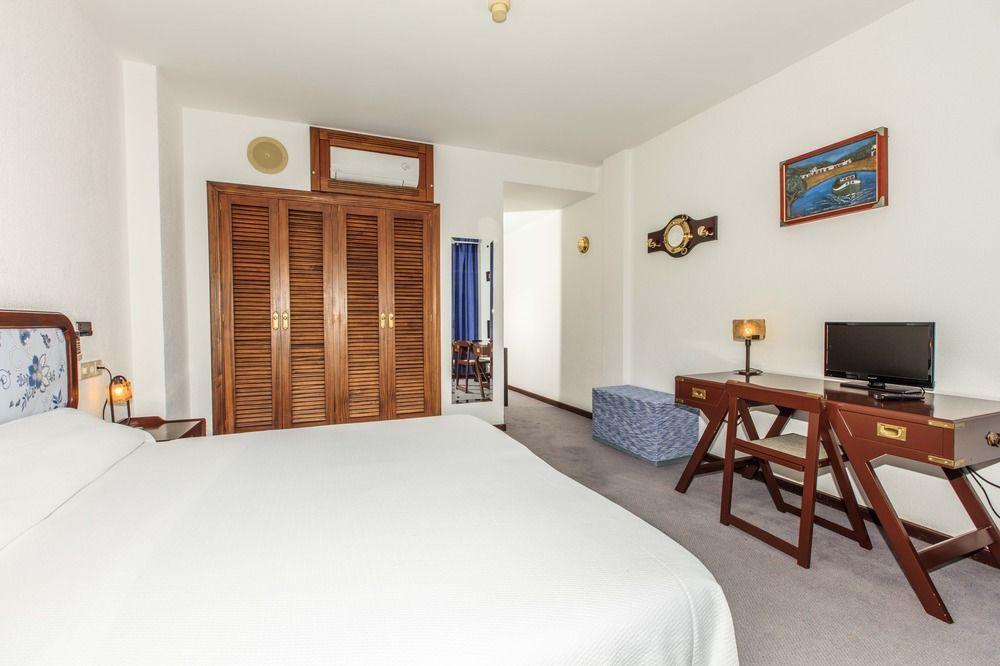 Anchorage Hotel Ибиса Екстериор снимка