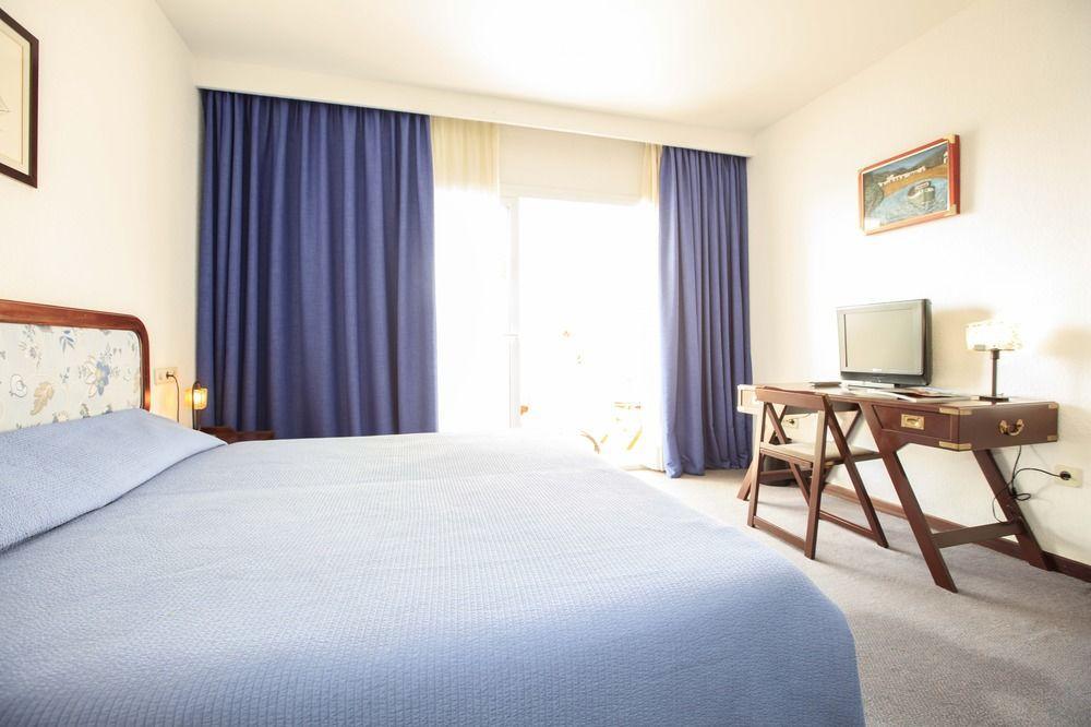 Anchorage Hotel Ибиса Екстериор снимка