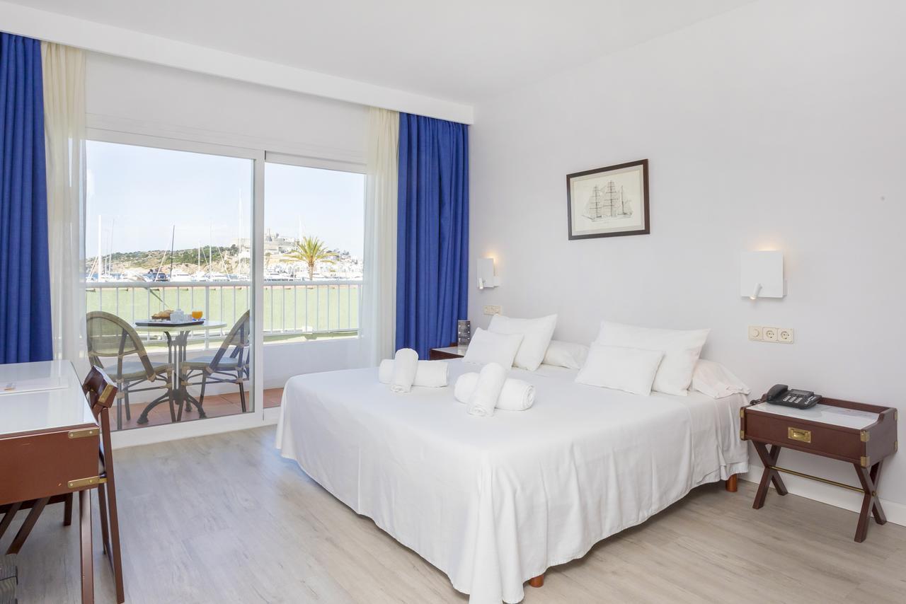 Anchorage Hotel Ибиса Екстериор снимка