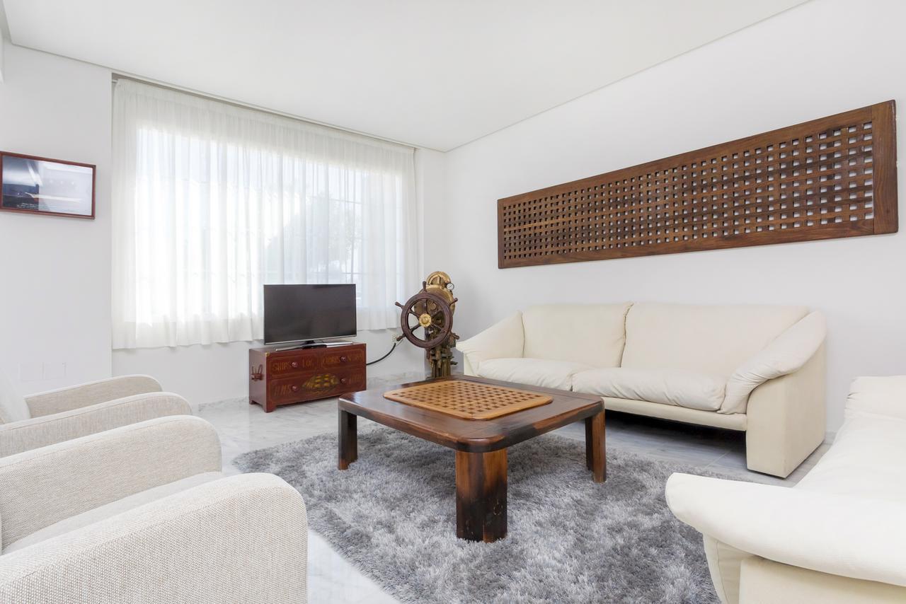 Anchorage Hotel Ибиса Екстериор снимка