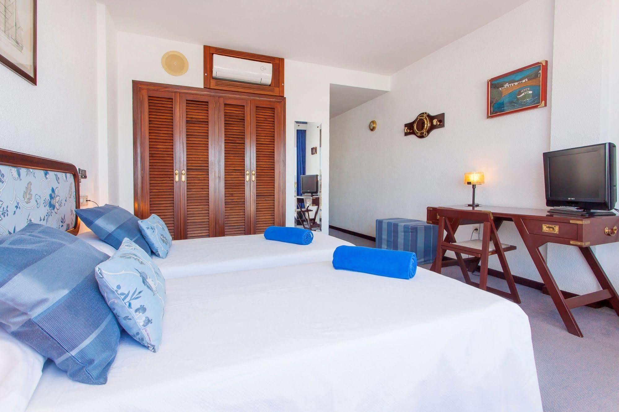 Anchorage Hotel Ибиса Екстериор снимка