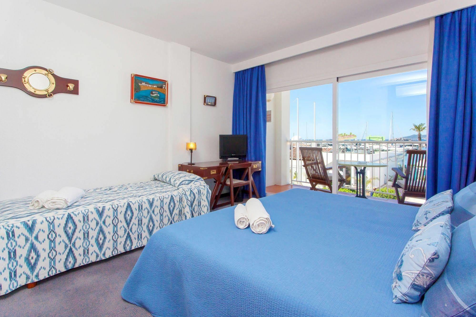 Anchorage Hotel Ибиса Екстериор снимка