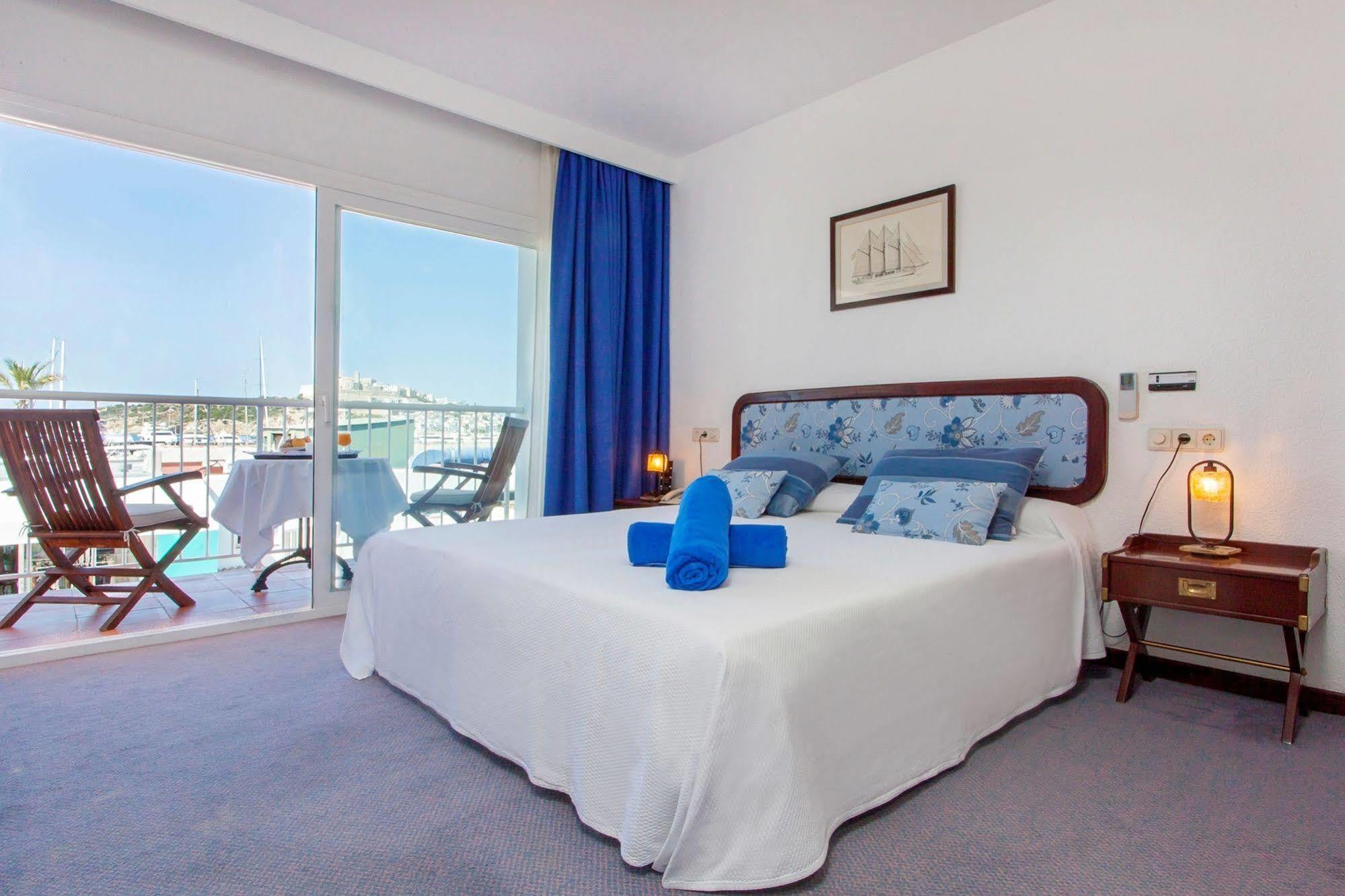 Anchorage Hotel Ибиса Екстериор снимка