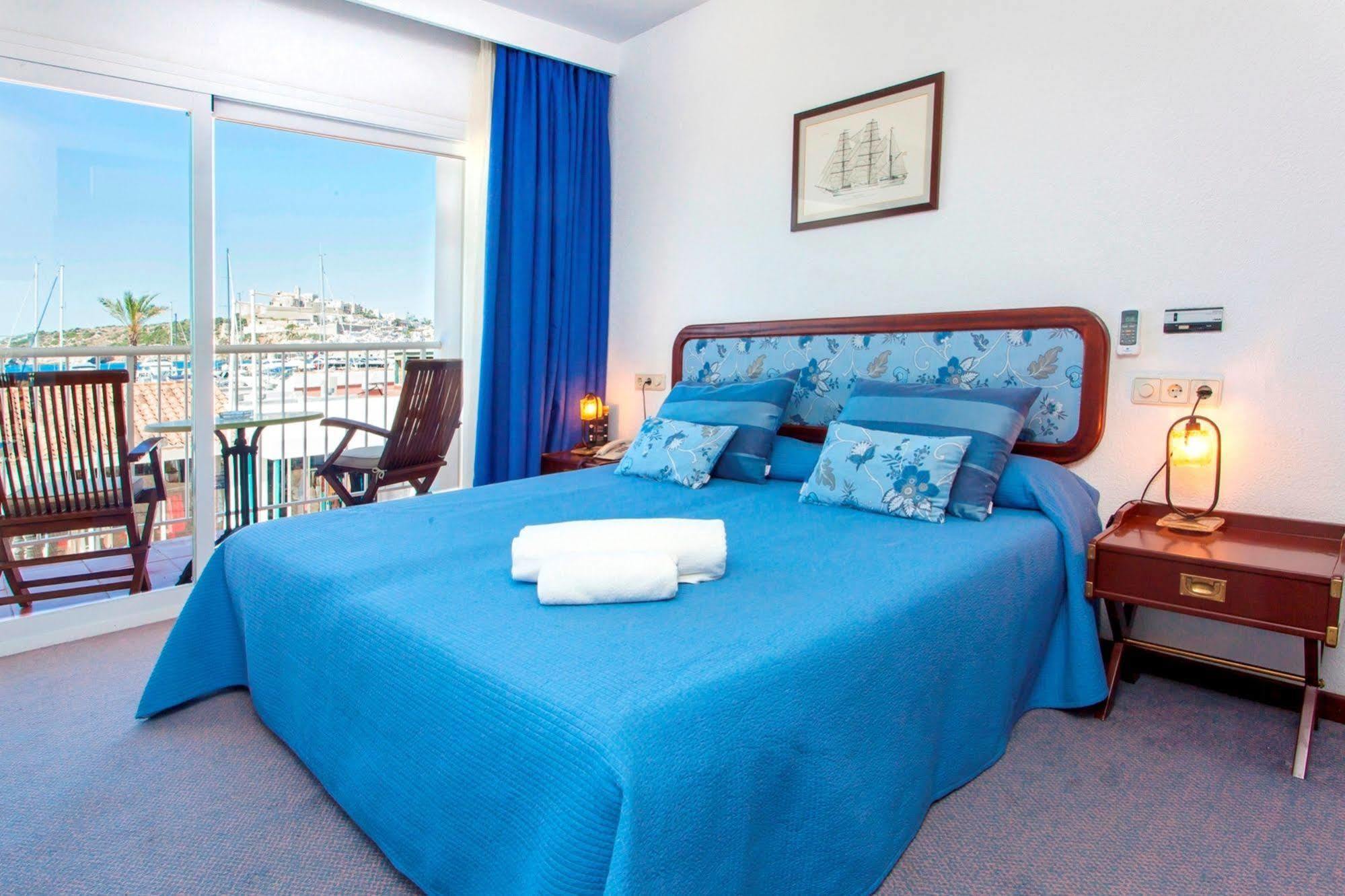 Anchorage Hotel Ибиса Екстериор снимка